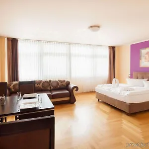 Youth - Ku'damm Apartamento Berlín